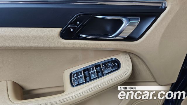 Porsche Macan 2015 — photo 22