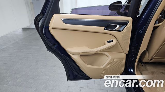 Porsche Macan 2015 — photo 15