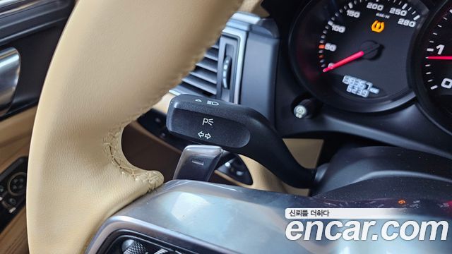 Porsche Macan 2015 — photo 27