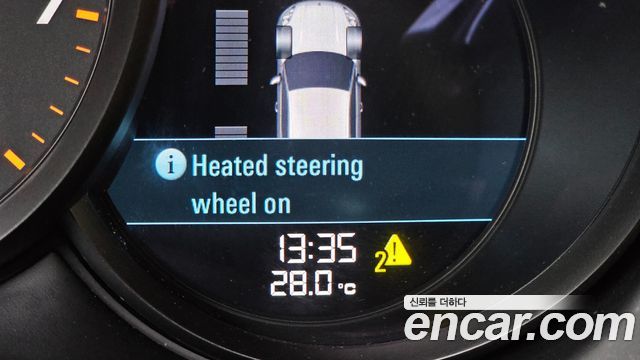 Porsche Macan 2015 — photo 28