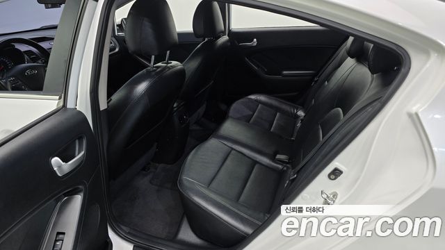 Kia K3 2015 — photo 18