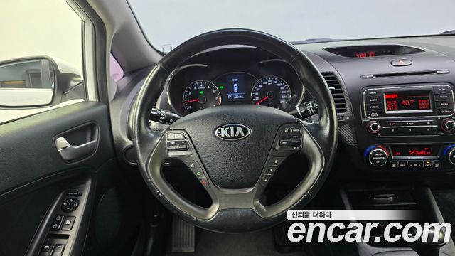Kia K3 2015 — photo 19