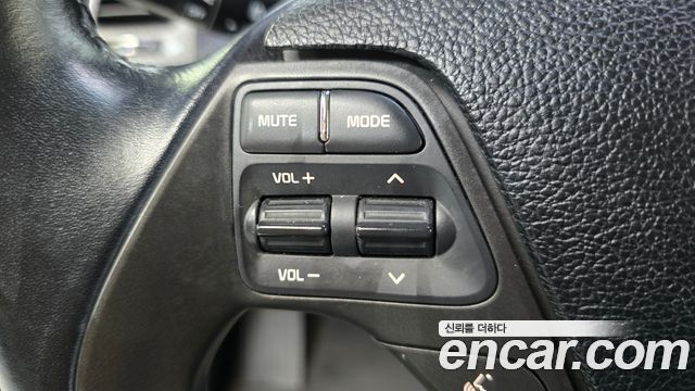 Kia K3 2015 — photo 21