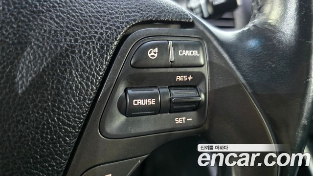Kia K3 2015 — photo 22