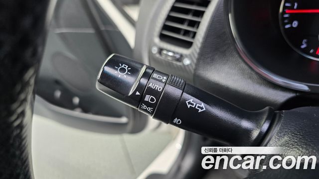 Kia K3 2015 — photo 23