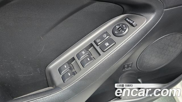 Kia K3 2015 — photo 26