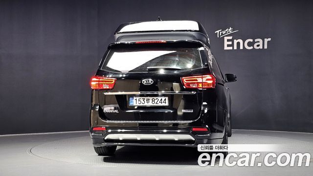 Kia Canival 2019 — photo 4