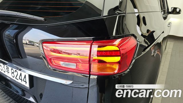 Kia Canival 2019 — photo 9