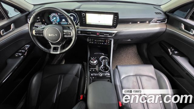 Kia K5 2023 — photo 10