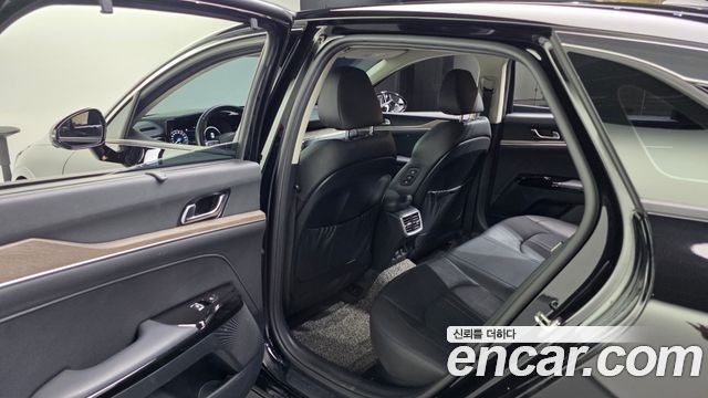 Kia K5 2023 — photo 16