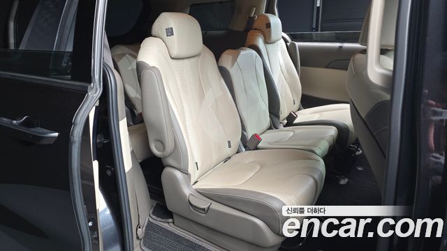 Kia Canival 2021 — photo 12