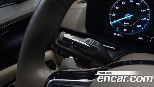 Kia Canival 2021 — photo 17