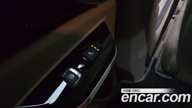 Kia Canival 2021 — photo 18