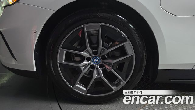 BMW 5-Series 2025 — photo 5