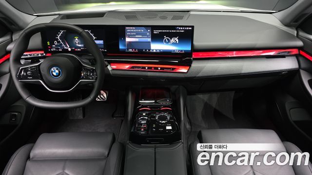 BMW 5-Series 2025 — photo 10