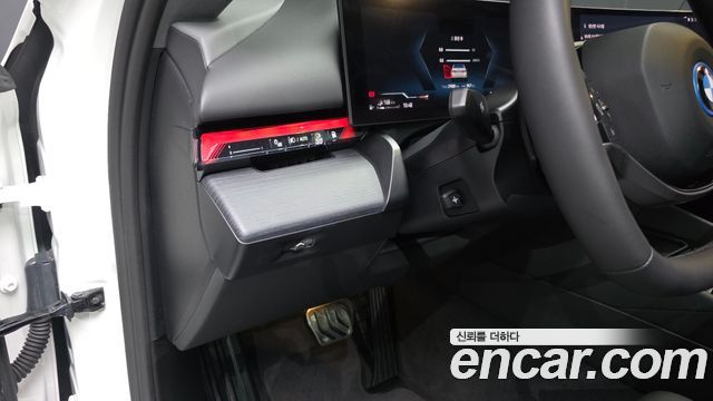 BMW 5-Series 2025 — photo 19