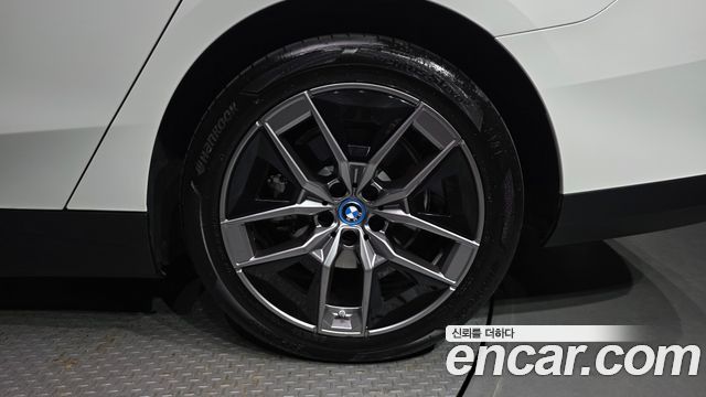 BMW 5-Series 2025 — photo 7