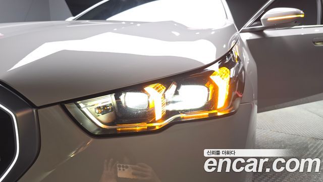 BMW 5-Series 2025 — photo 8