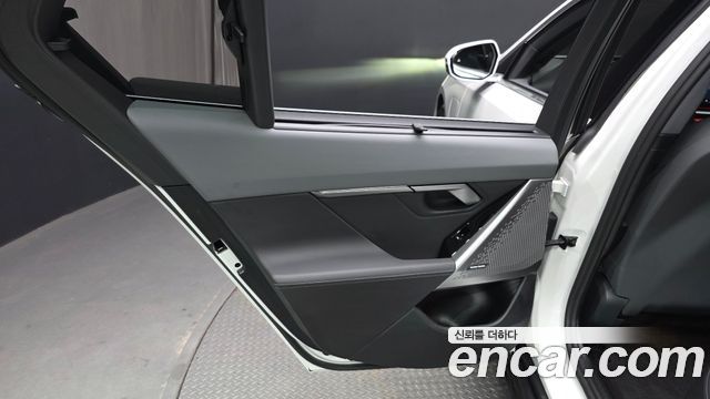 BMW 5-Series 2025 — photo 15