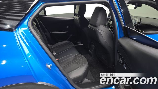 Peugeot 2008 2023 — photo 17