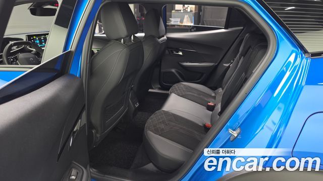 Peugeot 2008 2023 — photo 18