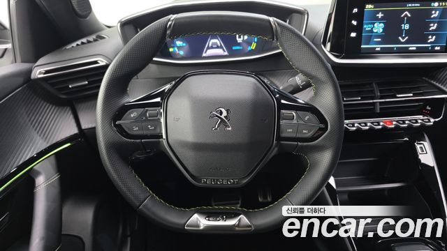 Peugeot 2008 2023 — photo 20