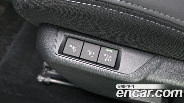 Peugeot 2008 2023 — photo 26