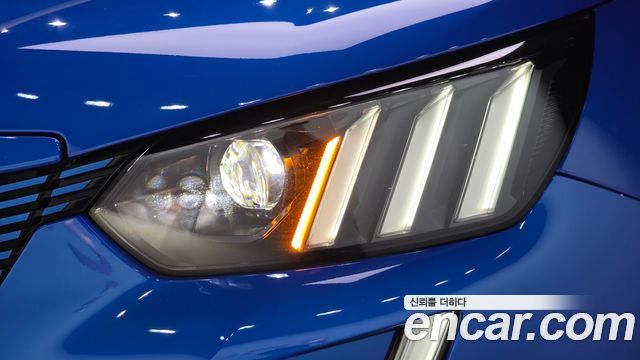 Peugeot 2008 2023 — photo 8