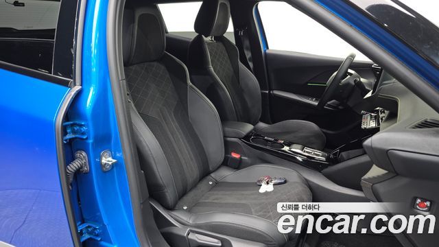 Peugeot 2008 2023 — photo 16