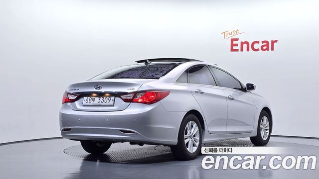 Hyundai Sonata 2010 — photo 2