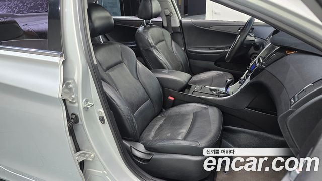 Hyundai Sonata 2010 — photo 12