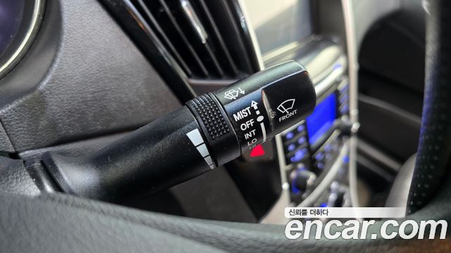 Hyundai Sonata 2010 — photo 17