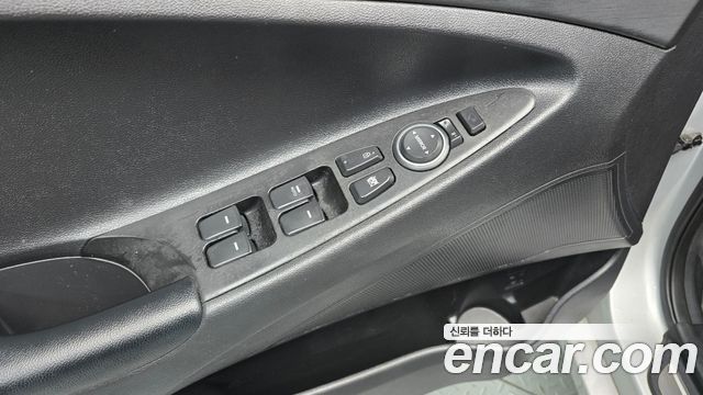 Hyundai Sonata 2010 — photo 19