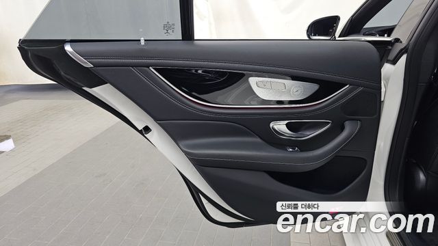 Mercedes-Benz AMG GT 2022 — photo 15