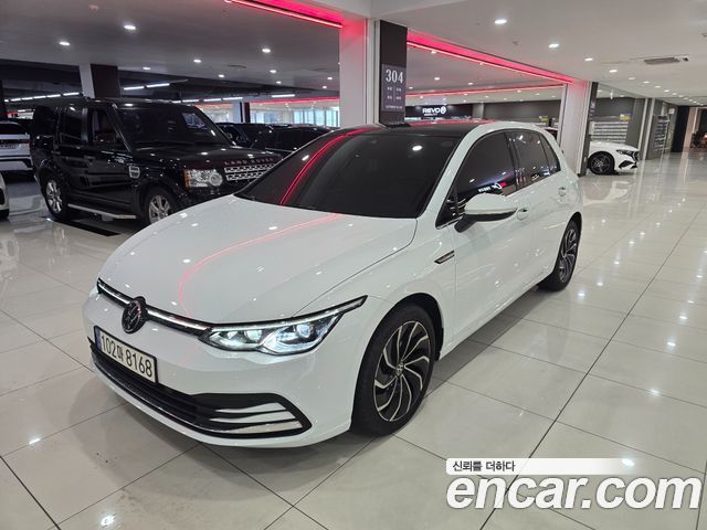 Volkswagen Golf 2023 — photo 1