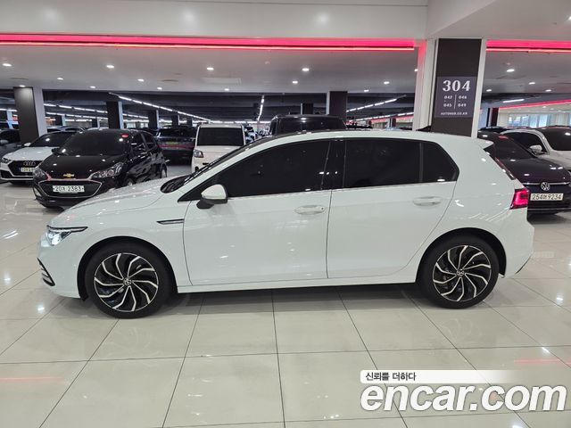Volkswagen Golf 2023 — photo 3