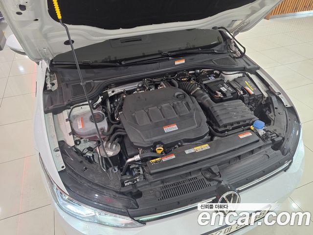 Volkswagen Golf 2023 — photo 6