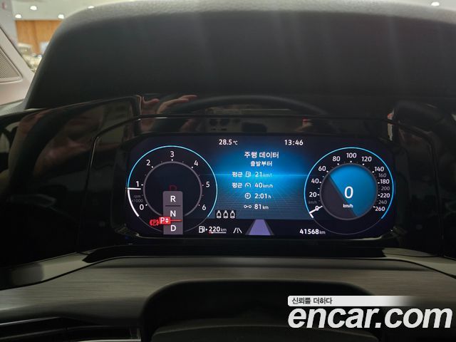 Volkswagen Golf 2023 — photo 11