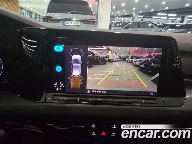 Volkswagen Golf 2023 — photo 12