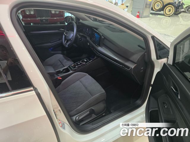 Volkswagen Golf 2023 — photo 19