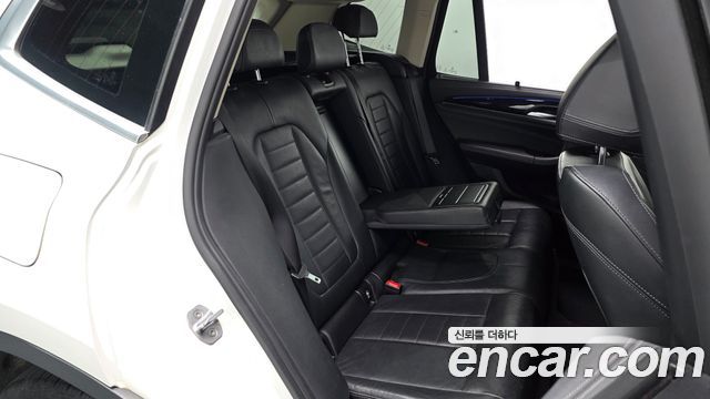 BMW X3 2018 — photo 17