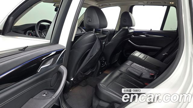 BMW X3 2018 — photo 18