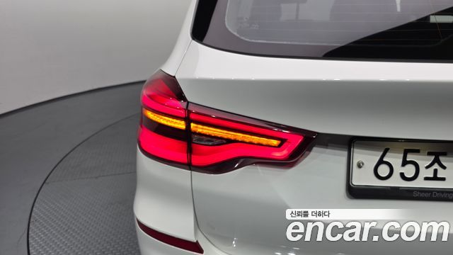 BMW X3 2018 — photo 9