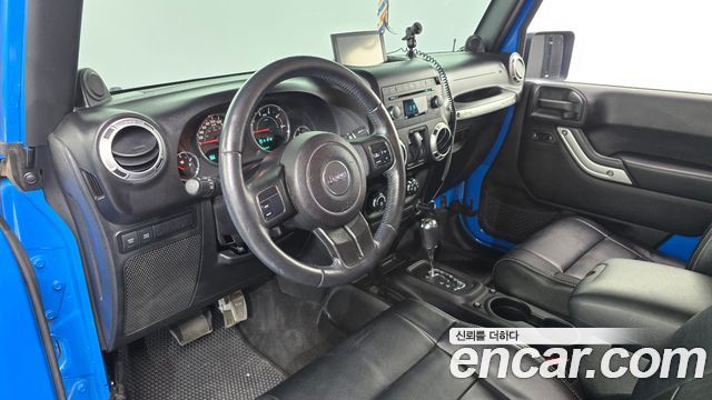Jeep Wrangler 2011 — photo 7