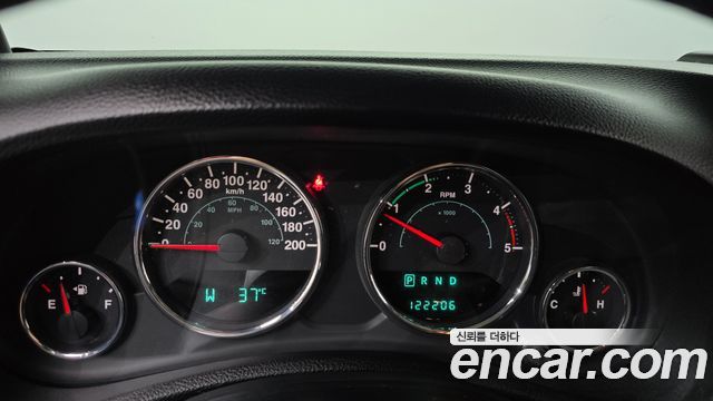 Jeep Wrangler 2011 — photo 8