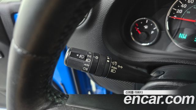 Jeep Wrangler 2011 — photo 20