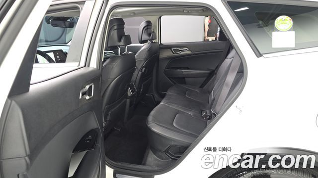 Kia Sportage 2023 — photo 11