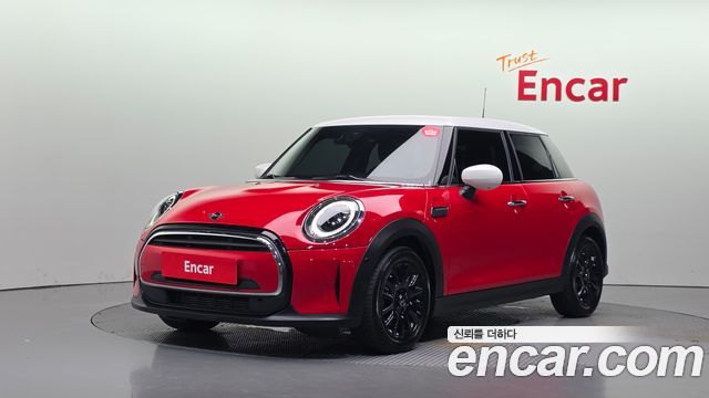 Mini Cooper 2024 — photo 1