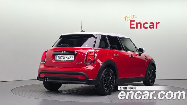 Mini Cooper 2024 — photo 2