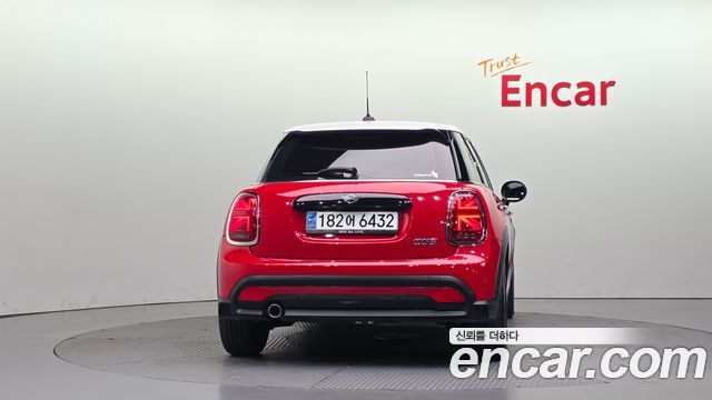 Mini Cooper 2024 — photo 4
